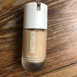 Beautycounter skin twin feather weight foundation